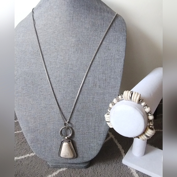 Long Marbled Necklace and Bracelet Set - Picture 2 of 14